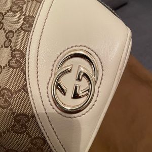 “SOLD” Authentic Gucci Hobo bag
